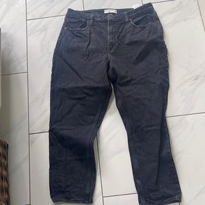 Abercrombie Mom high rise Jean curve size 33